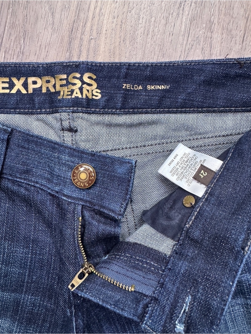 Express Women's Zelda Skinny Dark Wash Low-Rise Jeans - Size 2 Regular - Picture 7 of 12